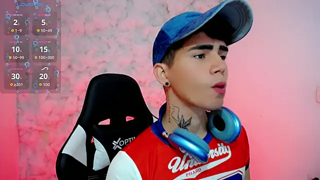 Snapshot of Tayson_Rivers chatting on 11/10/25, 07:35 Tayson Rivers online show from 11/10/25, 07:35