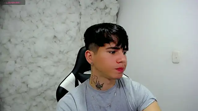 Snapshot of Tayson_Rivers chatting on 11/23/25, 03:28 Tayson Rivers online show from 11/23/25, 03:28