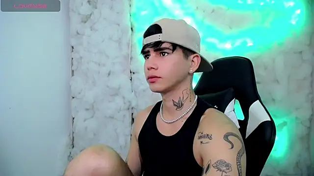 Snapshot of Tayson_Rivers chatting on 11/30/25, 10:58 Tayson Rivers online show from 11/30/25, 10:58