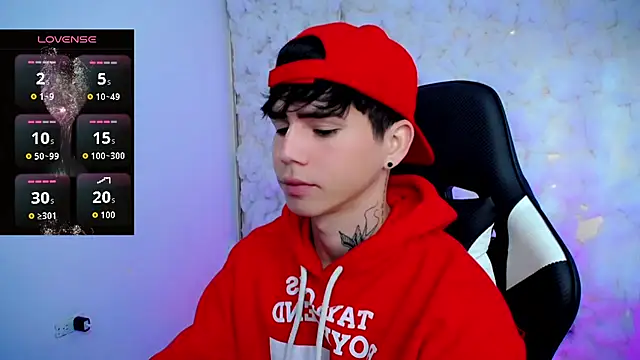 Snapshot of Tayson_Rivers chatting on 12/15/25, 11:47 Tayson Rivers online show from 12/15/25, 11:47