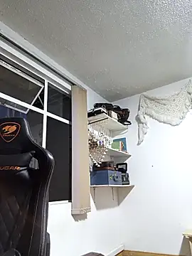 Snapshot of Siriss_boyrag chatting on 11/29/25, 05:32 Siriss boyrag online show from 11/29/25, 05:32