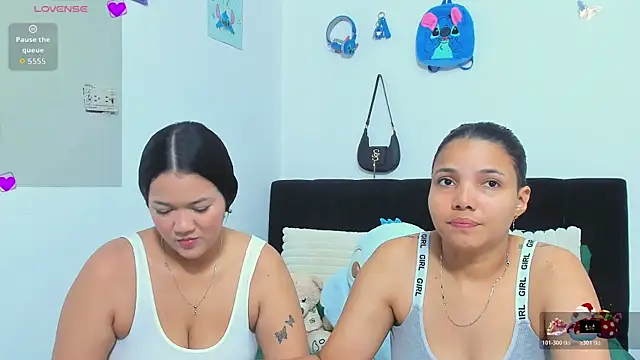 Snapshot of sara_mendez2 chatting on 12/18/25, 01:11 sara mendez2 online show from 12/18/25, 01:11