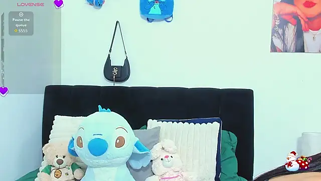 Snapshot of sara_mendez2 chatting on 12/20/25, 10:39 sara mendez2 online show from 12/20/25, 10:39