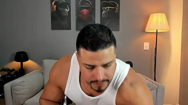 Snapshot of ApoloMakris chatting on 11/18/25, 07:07 ApoloMakris online show from 11/18/25, 07:07