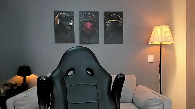 Snapshot of ApoloMakris chatting on 11/20/25, 05:12 ApoloMakris online show from 11/20/25, 05:12