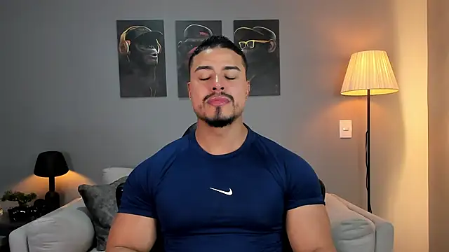 Snapshot of ApoloMakris chatting on 11/22/25, 07:35 ApoloMakris online show from 11/22/25, 07:35