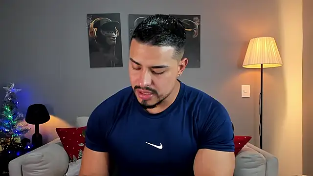 Snapshot of ApoloMakris chatting on 12/04/25, 08:39 ApoloMakris online show from 12/04/25, 08:39