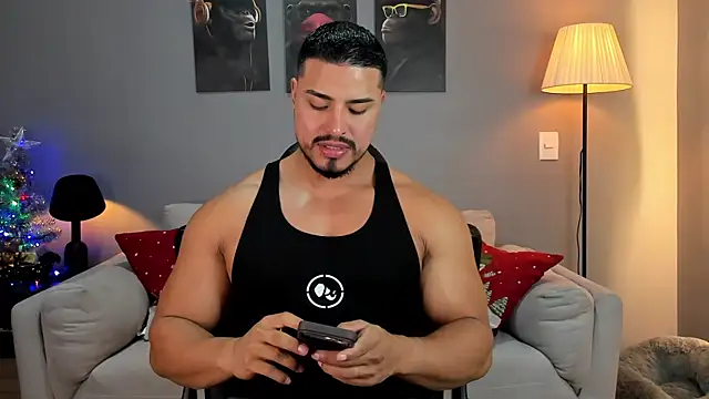 Snapshot of ApoloMakris chatting on 12/05/25, 08:27 ApoloMakris online show from 12/05/25, 08:27