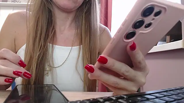 Snapshot of 69SexySecret69 chatting on 02/26/25, 08:59 69SexySecret69 online show from 02/26/25, 08:59