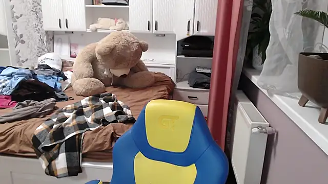 Snapshot of 69SexySecret69 chatting on 02/26/25, 06:11 69SexySecret69 online show from 02/26/25, 06:11