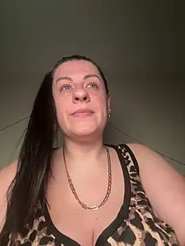 Evelinia online show from 04/09/26, 03:17