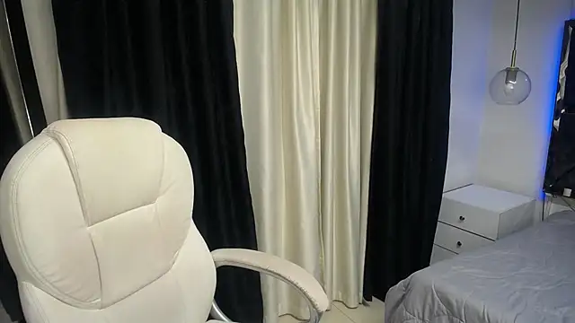 Snapshot of ailyn_miranda chatting on 03/11/25, 03:26 ailyn miranda online show from 03/11/25, 03:26