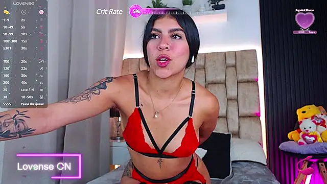 Snapshot of little_sophie18 chatting on 02/17/25, 08:15 little sophie18 online show from 02/17/25, 08:15