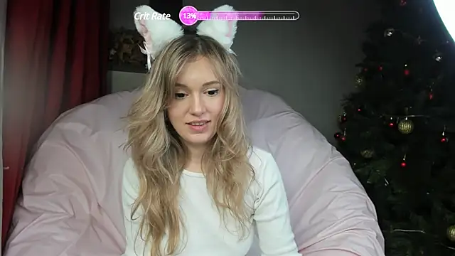 Snapshot of foxy_blond chatting on 12/24/24, 12:22 foxy blond online show from 12/24/24, 12:22