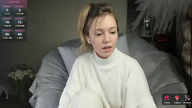 Snapshot of foxy_blond chatting on 03/14/25, 09:35 foxy blond online show from 03/14/25, 09:35