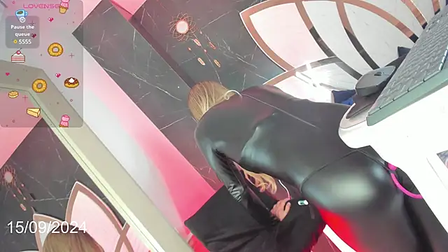 nayshalopestss online show from 12/15/24, 01:11