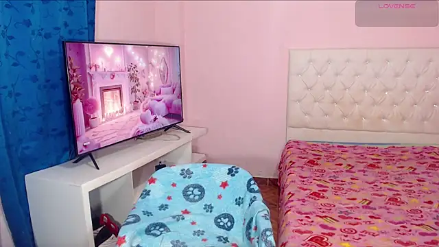 Snapshot of DannaDocell chatting on 03/08/25, 03:56 DannaDocell online show from 03/08/25, 03:56