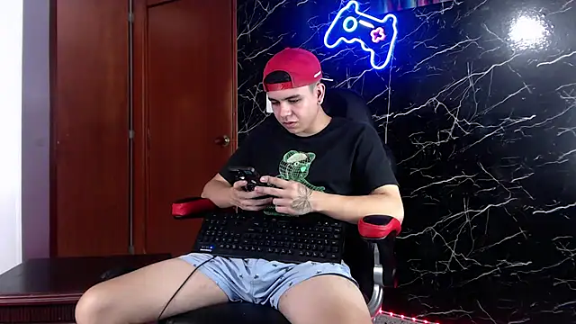 Snapshot of maty_hardx chatting on 12/07/24, 06:48 maty hardx online show from 12/07/24, 06:48