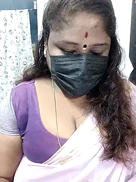 Snapshot of simran21 chatting on 01/17/25, 02:07 simran21 online show from 01/17/25, 02:07