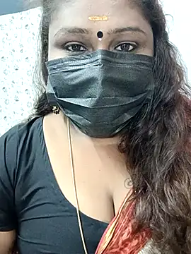 Snapshot of simran21 chatting on 02/20/25, 04:25 simran21 online show from 02/20/25, 04:25