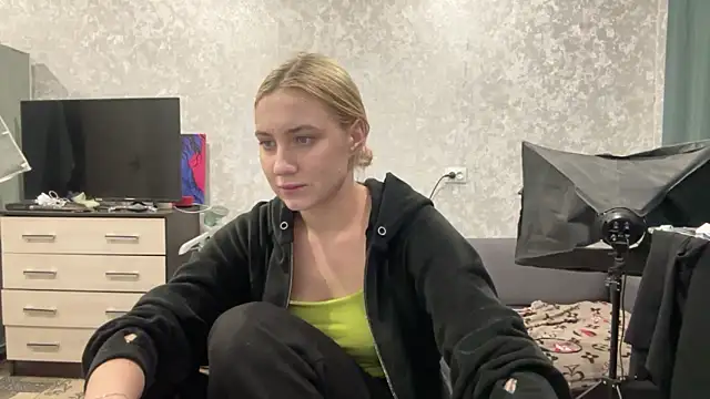 AnneBall online show from 02/04/25, 04:18