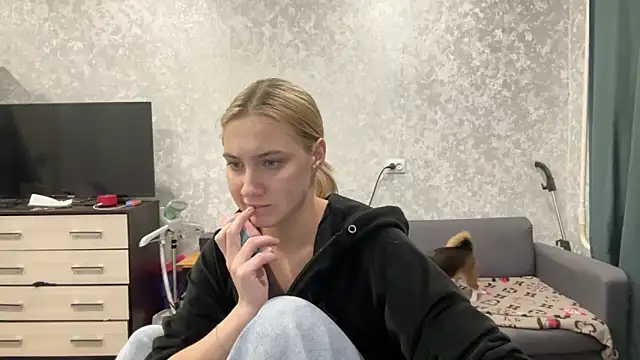 AnneBall online show from 02/10/25, 03:21