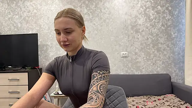 AnneBall online show from 02/28/25, 01:36