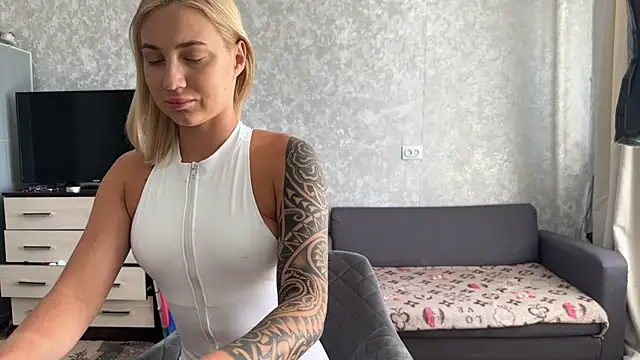 AnneBall online show from 03/21/25, 08:28