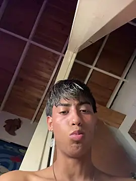 Mauuu18 online show from 05/15/26, 10:50