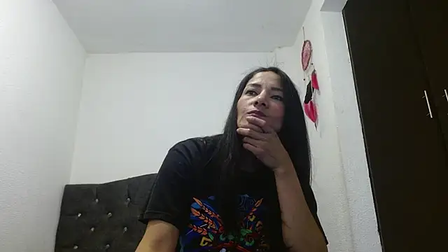 Snapshot of canela-hot34 chatting on 10/23/25, 05:23 canela-hot34 online show from 10/23/25, 05:23