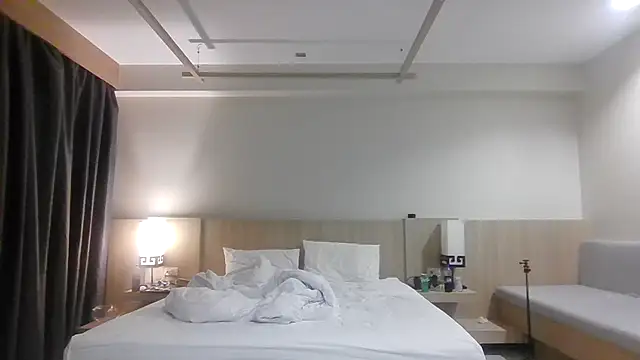 Snapshot of SweetSexySub chatting on 09/15/25, 01:33 SweetSexySub online show from 09/15/25, 01:33