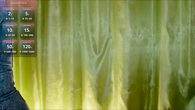 Snapshot of Regina__blue chatting on 12/05/24, 03:06 Regina blue online show from 12/05/24, 03:06