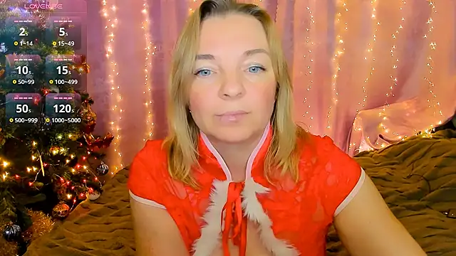 Snapshot of Regina__blue chatting on 12/24/24, 06:39 Regina blue online show from 12/24/24, 06:39