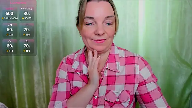 Snapshot of Regina__blue chatting on 02/13/25, 11:50 Regina blue online show from 02/13/25, 11:50