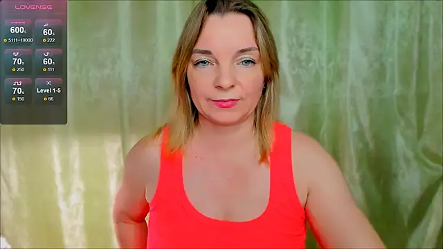 Snapshot of Regina__blue chatting on 02/19/25, 07:38 Regina blue online show from 02/19/25, 07:38