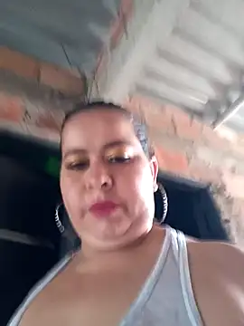 Snapshot of 06_aimar chatting on 11/14/25, 04:17 06 aimar online show from 11/14/25, 04:17