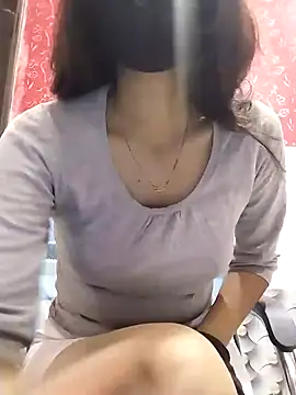 Snapshot of Kashish_18 chatting on 12/13/24, 05:49 Kashish 18 online show from 12/13/24, 05:49