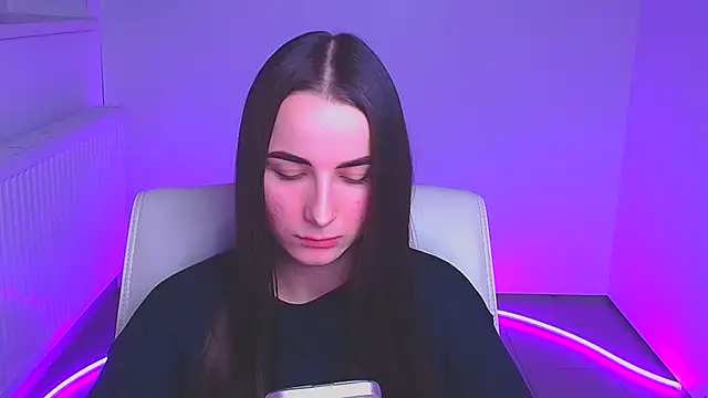 Eva Janee online show from 12/19/24, 12:23