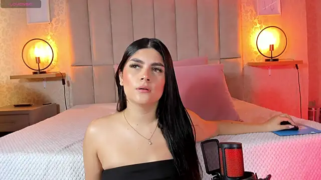 Amy-Saenz online show from 10/25/25, 04:13