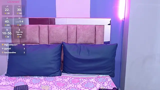 Snapshot of EvaaLovia1 chatting on 01/12/25, 05:56 EvaaLovia1 online show from 01/12/25, 05:56