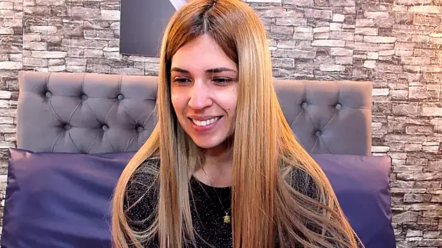 Snapshot of EvaaLovia1 chatting on 01/20/25, 02:25 EvaaLovia1 online show from 01/20/25, 02:25