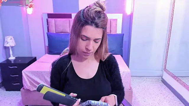 Snapshot of EvaaLovia1 chatting on 01/29/25, 01:17 EvaaLovia1 online show from 01/29/25, 01:17