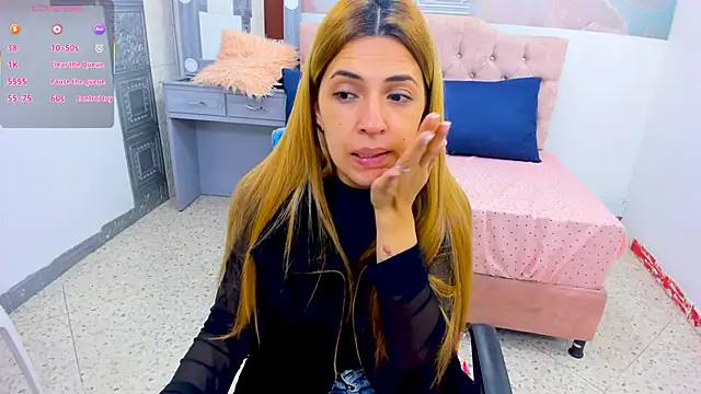 Snapshot of EvaaLovia1 chatting on 01/30/25, 01:53 EvaaLovia1 online show from 01/30/25, 01:53