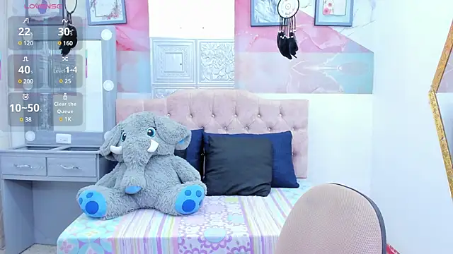 Snapshot of EvaaLovia1 chatting on 03/03/25, 01:20 EvaaLovia1 online show from 03/03/25, 01:20