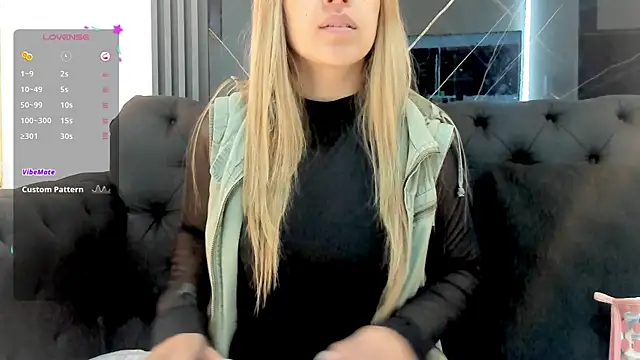 Snapshot of EvaaLovia1 chatting on 09/10/25, 01:44 EvaaLovia1 online show from 09/10/25, 01:44