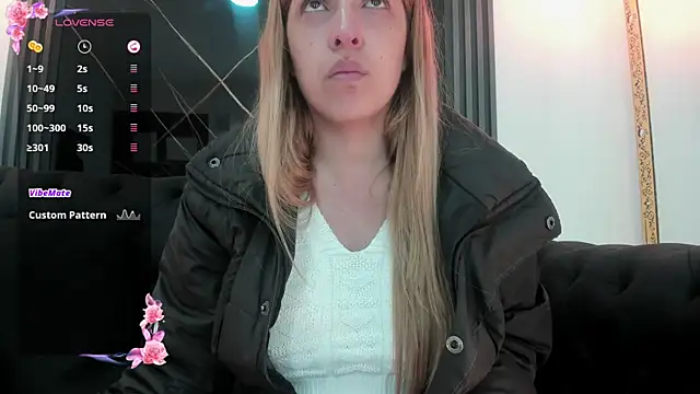 Snapshot of EvaaLovia1 chatting on 11/03/25, 02:18 EvaaLovia1 online show from 11/03/25, 02:18