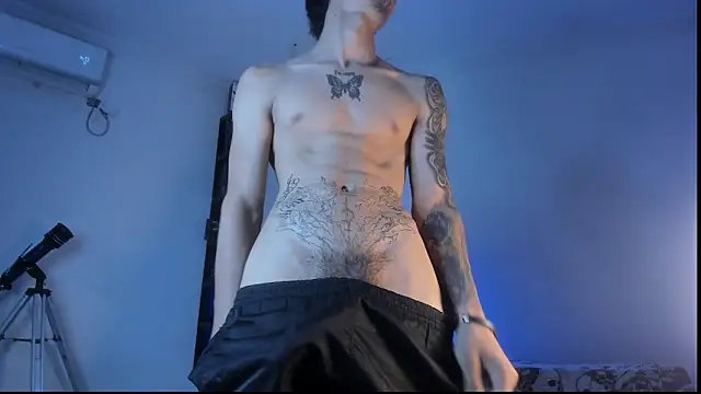 Snakebutterfly online show from 10/28/25, 08:40