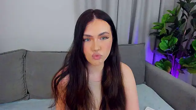 Snapshot of sexyangeloux chatting on 04/22/26, 08:54 sexyangeloux online show from 04/22/26, 08:54