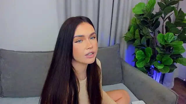 Snapshot of sexyangeloux chatting on 05/17/26, 11:01 sexyangeloux online show from 05/17/26, 11:01