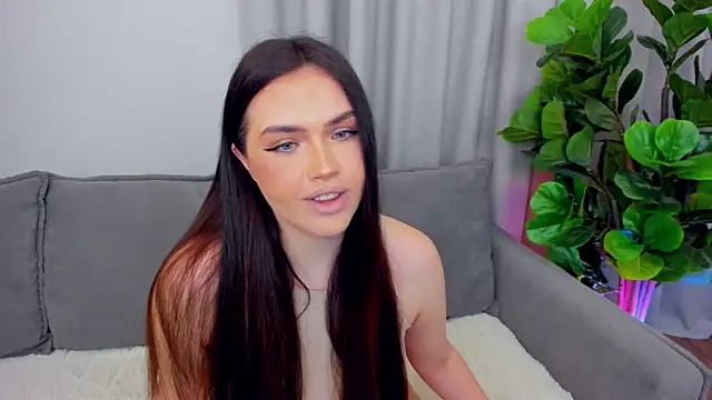 Snapshot of sexyangeloux chatting on 05/23/26, 08:57 sexyangeloux online show from 05/23/26, 08:57